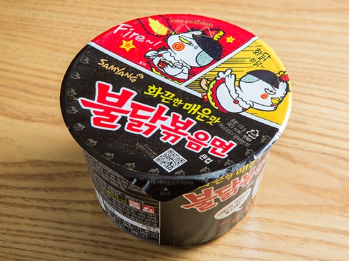 大人気激辛インスタント麺「ブルダック炒め麺（写真）」からも、ソースのみの商品が出ています。