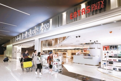 仁川国際空港第１・２ターミナル手荷物受取エリアで３１日から到着時免税店の営業が始まる。
