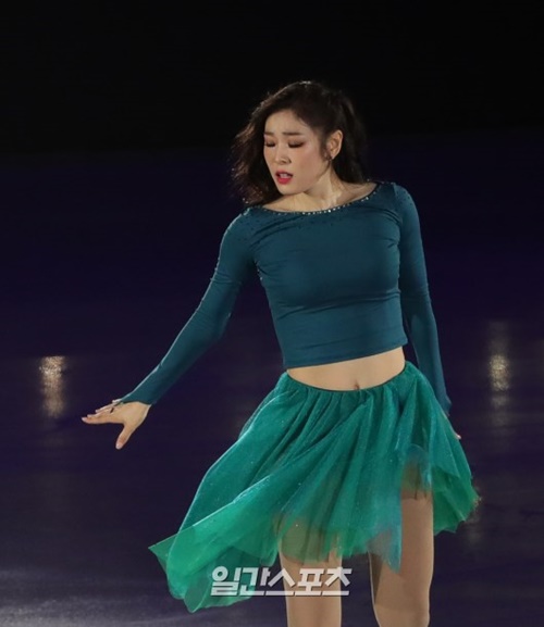 ６日午後、ソウル松坡区（ソンパグ）オリンピック公園ＫＳＰＯドームで開かれたオール・ザット・スケート２０１９アイスショーでキム・ヨナがオープニング舞台を披露している。