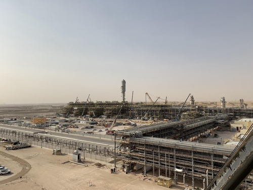 現代建設が施工中のサウジアラビア・ウスマニア地域のガス処理施設現場（現代建設提供）