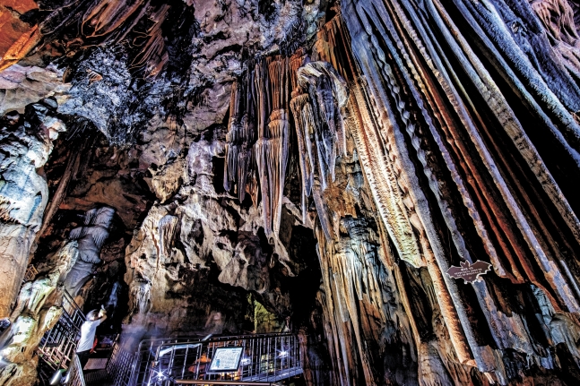 慶尚北道蔚珍の天然石灰岩洞窟「聖留窟」