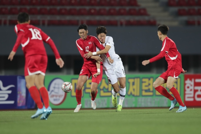 ｗ杯サッカー 北朝鮮は激しく体当たり これがサッカーかと Joongang Ilbo 中央日報