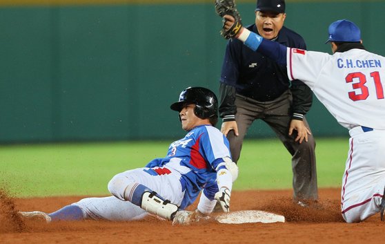 １８日、台中インターコンチネンタル球場で行われた韓国－台湾のスーパーラウンド試合。［写真　アジア野球連盟］
