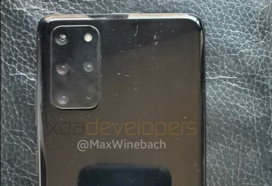 来月公開されるＧａｌａｘｙ　Ｓ２０＋のイメージ。「インダクション」形の本体背面のクアッド（４個）カメラ。［写真　ＸＤＡ　Ｄｅｖｅｌｏｐｅｒｓ］