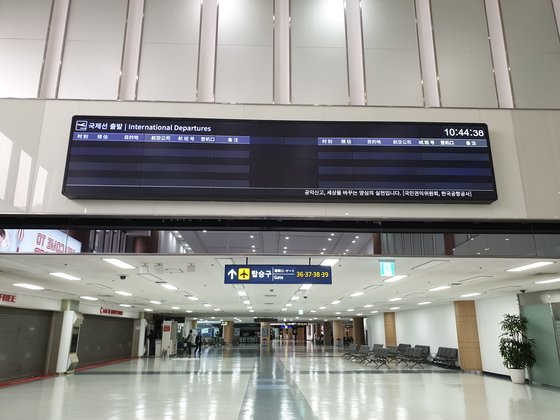 人気のない金浦空港国際線ゲート。クァク・ジェミン記者