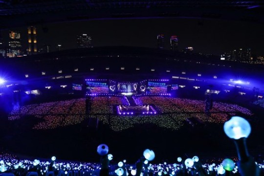 昨年、ソウルで開かれた「ＬＯＶＥ　ＹＯＵＲＳＥＬＦ：ＳＰＥＡＫ　ＹＯＵＲＳＥＬＦ」のファイナル公演［写真　ＢｉｇＨｉｔエンターテインメント］