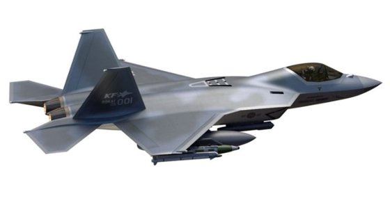 韓国型次世代戦闘機（ＫＦＸ）のイメージ。２０２６年までにシステム開発を終えた後、２０２８年に追加で武装試験を完成させるのが目標。［写真　韓国航空宇宙産業］