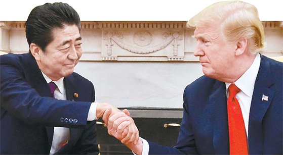 日本の安倍晋三首相とトランプ米大統領