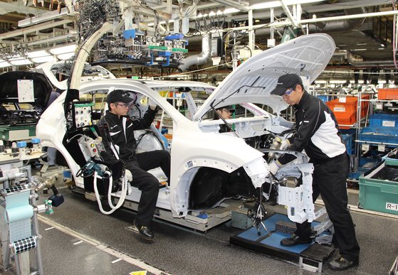 開放型調達構造と供給ライン多様化で日本自動車企業は韓国に比べ新型コロナによる打撃が少なかったという研究結果が出てきた。写真は九州のレクサス宮田工場。［写真　レクサス］