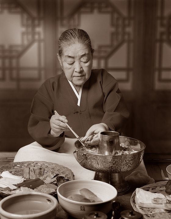 朝鮮時代の宮中食文化を研究・継承することに一生を捧げた「宮中料理名誉技能保有者」の故・黄慧性先生。［写真　宮中料理文化財団］