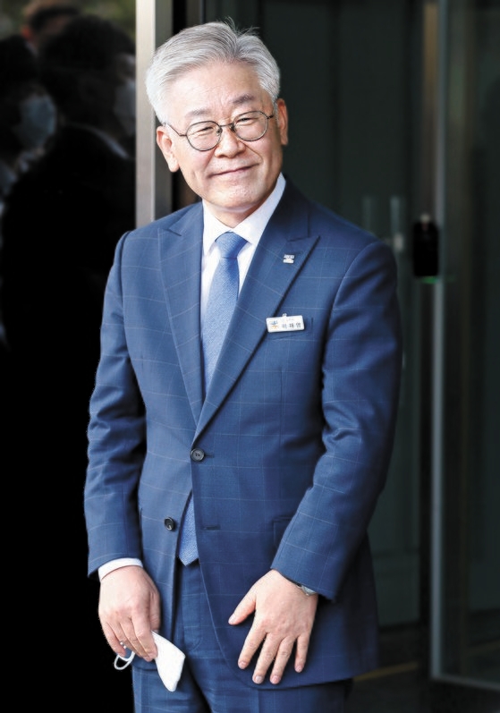 이재명경기도 지사, 7대 5로 기사회생
리낙연전수상이 독주의 대통령 선거 레이스에 영향 | Joongang Ilbo | 중앙 일보