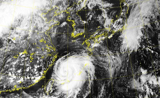 衛星から見た台風８号　気象庁