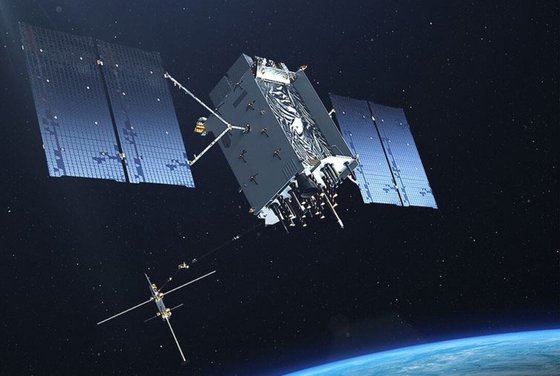 全世界で作戦を展開する米軍には衛星利用測位システム（ＧＰＳ）衛星などの宇宙資産は必須。［米空軍］