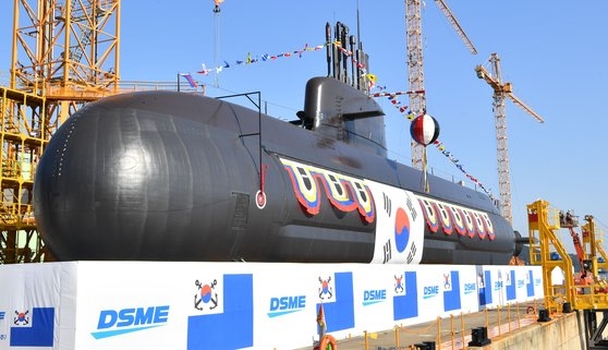 ３０００トン級潜水艦２番艦「安武」　［海軍提供]
