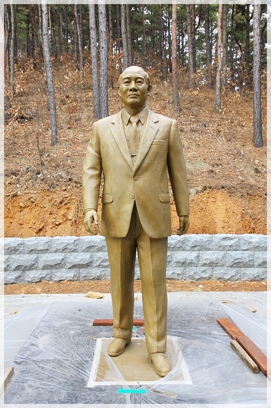 全斗煥元大統領の銅像