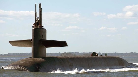 米国海軍の原子力潜水艦「テネシー」。昨年１２月に低出力戦術核であるＷ７６－２を初めて搭載して哨戒任務に出た。［写真　米海軍］