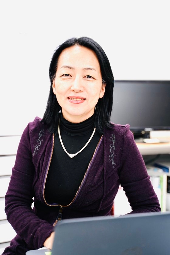 堀山明子氏