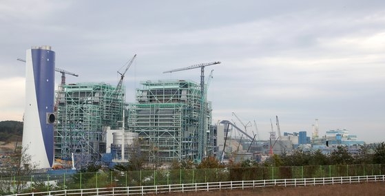 江原道江陵安仁里（カンウォンド・カンヌン・アンインリ）に建設されている石炭火力発電所の姿。チャン・ジニョン記者
