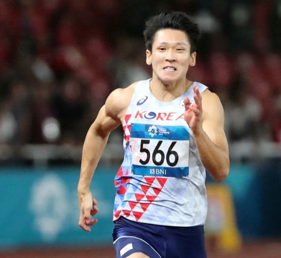 ２０１８年のジャカルタ・パレンバン・アジア大会陸上１００メートル決勝で韓国のキム・グクヨンが８位でゴールインした。キム・ソンリョン記者