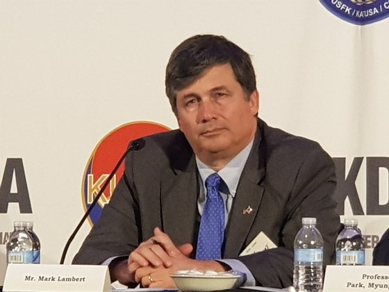 マーク・ランバート米国務部韓日担当副次官補が２０２１年７月２８日、ワシントンで韓米同盟財団が主催した「平和カンファレンス」に出席した。［写真　ワシントン＝パク・ヒョニョン特派員］
