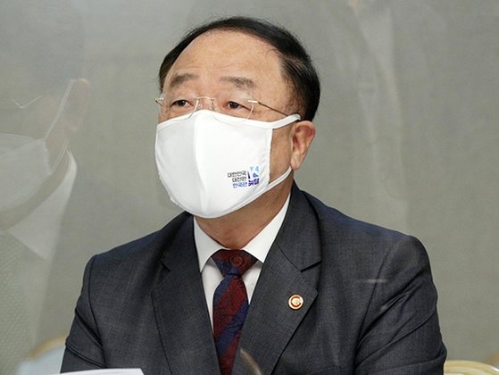 韓国の洪楠基（ホン・ナムギ）経済副首相兼企画財政部長官