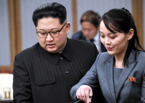 金正恩（キム・ジョンウン）国務委員長と金与正（キム・ヨジョン）朝鮮労働党副部長。