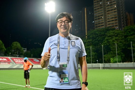 Ｕ－２３韓国代表のデビュー戦を無事に終えた黄善洪（ファン・ソンホン）新監督　［写真　大韓サッカー協会］