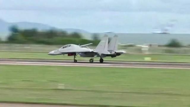 Ｊ－１６Ｄ電子戦機　［写真ＡＰ／ニューシス］