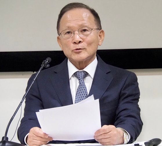 李秀赫駐米大使は９日にワシントンの韓国文化院で開かれた特派員懇談会で「韓米間で終戦宣言の文案まで意見を交換している」と話した。［写真　ワシントン共同記者団］