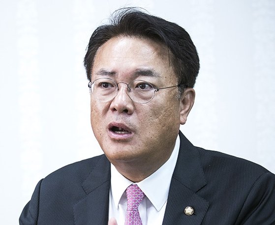 鄭鎮碩（チョン・ジンソク）韓国国会副議長
