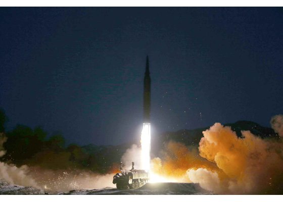 今月１１日、北朝鮮が６日ぶりに再び東海（トンへ、日本名・日本海）沖に弾道ミサイルと推定される発射体を発射した。