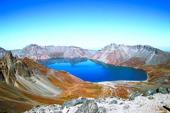 白頭山天池［写真　平壌写真記者団］