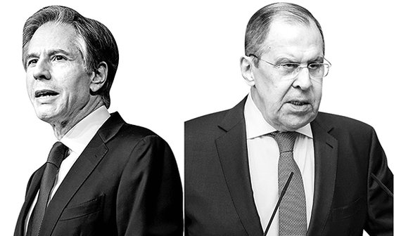 米国のブリンケン国務長官（左）、ロシアのラブロフ外相（右）