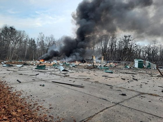 ウクライナキーフ地域の国境施設がロシア軍の空襲で破壊された。　［写真　ウクライナ内務省フェイスブックページ］