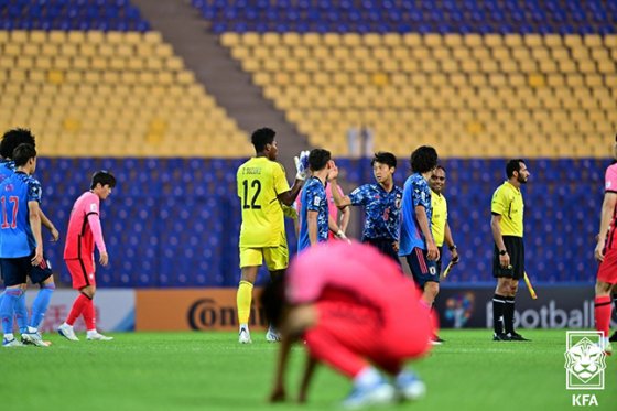 サッカー 韓国に完勝したｕ ２１日本 ウズベクに２ ０で無気力敗戦 Joongang Ilbo 中央日報