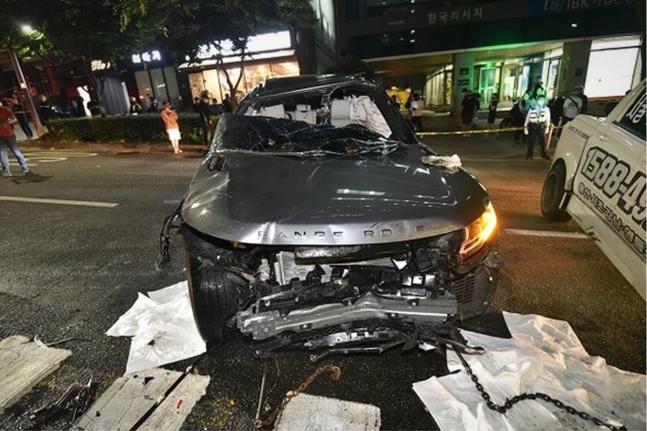 写真 車両など１１台の玉突き事故 Joongang Ilbo 中央日報