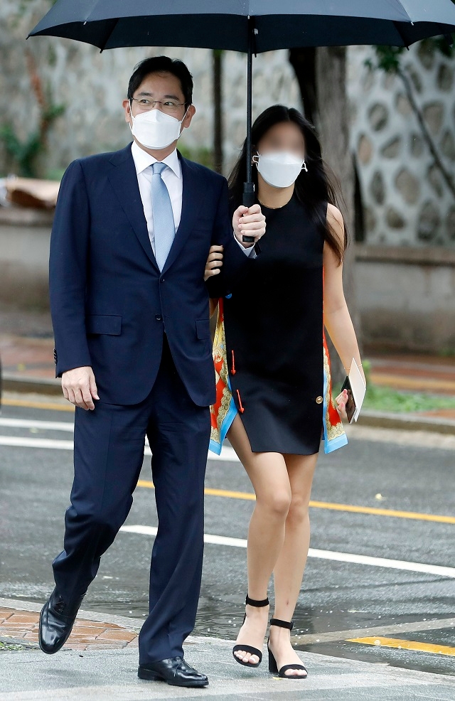 李在鎔サムスン電子副会長と娘のウォンジュさん［写真　ニューシス］