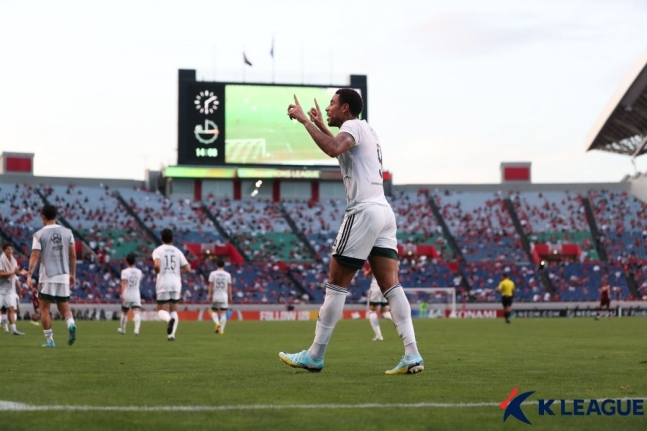 サッカー 全北 神戸を退けてａｃｌ４強入り グスタボが延長戦で決勝ゴール Joongang Ilbo 中央日報