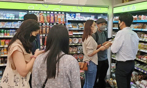 ｋコンビニから学ぶこと尽きない マレーシアから韓国に飛んできた事情 Joongang Ilbo 中央日報