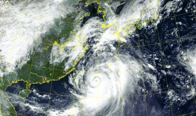 千里眼衛星から見た台風１１号［写真　気象庁］