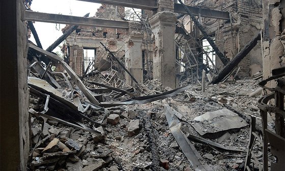 ​ロシアの攻撃によって破壊されたハルキウ（ハリコフ）の学校