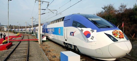 韓国型高速列車Ｇ７を改良して作ったＫＴＸ－ＩＩ、今のＫＴＸ－山川の出庫式［中央日報］