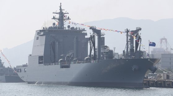 ２０１８年９月１８日、釜山（プサン）南区海軍作戦基地で就役式を持っている「昭陽」の様子。［写真　ソン・ボングン記者］