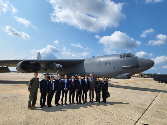 F22を日本に送りB52を豪州に配備…米国、インド太平洋で F22を日本に送りB52を豪州に配備…米国、インド太平洋で