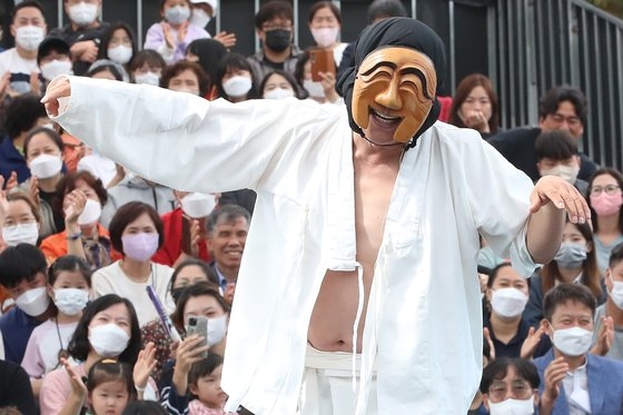 河回別神（ハフェビョルシン）グッタルノリ