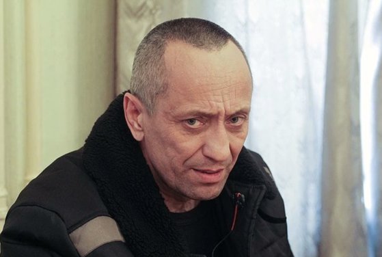 少なくとも８３人の女性を殺害したミハイル・ポプコフ氏が最近、国営テレビとの獄中インタビューで、ウクライナ戦に参戦した後、出所することを希望すると明らかにした。［Ｔｗｉｔｔｅｒ　キャプチャー］
