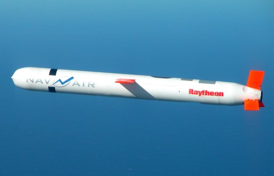 日本は射程距離１０００キロメートル以上の長距離巡航ミサイルを開発中だ。写真は米国のトマホーク巡航ミサイル。［写真　米海軍］
