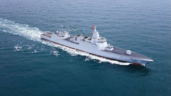 中国海軍の０５５級駆逐艦。［写真　中国海軍］