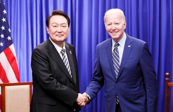 ２０１７年、慶尚北道星州郡（キョンサンブクド・ソンジュグン）のＴＨＡＡＤ（高高度防衛ミサイル）基地に配備されたＴＨＡＡＤ発射台。［写真　写真共同取材団］