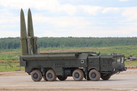 ロシアのカリーニングラードに配備されたイスカンデルＭ短距離弾道ミサイル　ロソボロンエクスポート（Ｒｏｓｏｂｏｒｏｎｅｘｐｏｒｔ）
